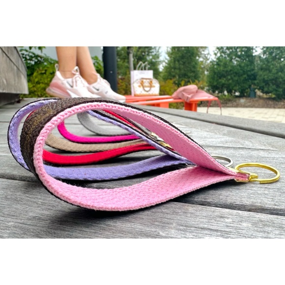 💖LV Keyring💖 - Picture 3 of 3